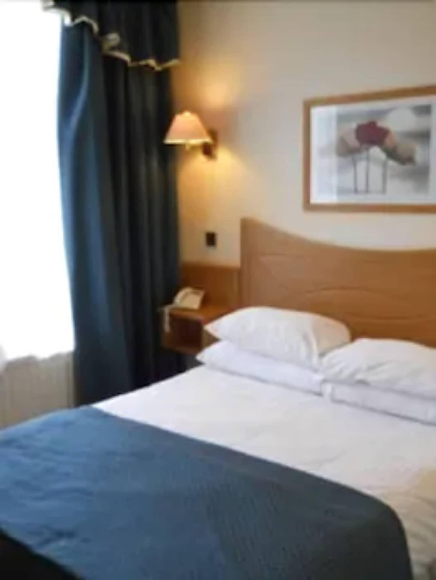 Whites Hotel Newcastle upon Tyne Bagian luar foto