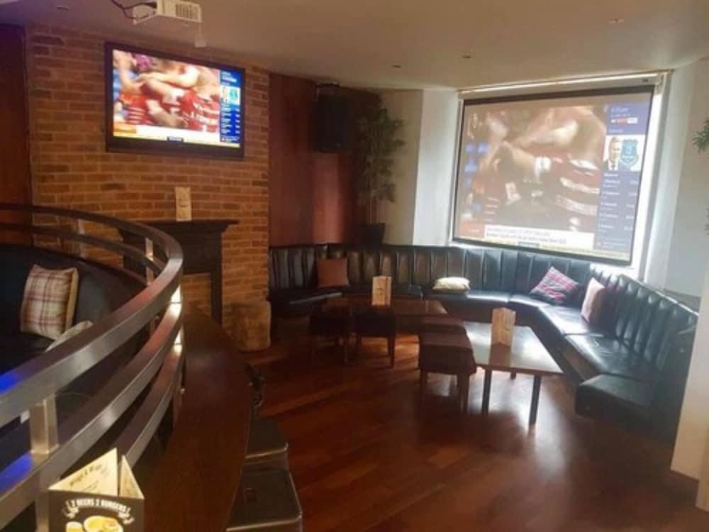 Whites Hotel Newcastle upon Tyne Bagian luar foto