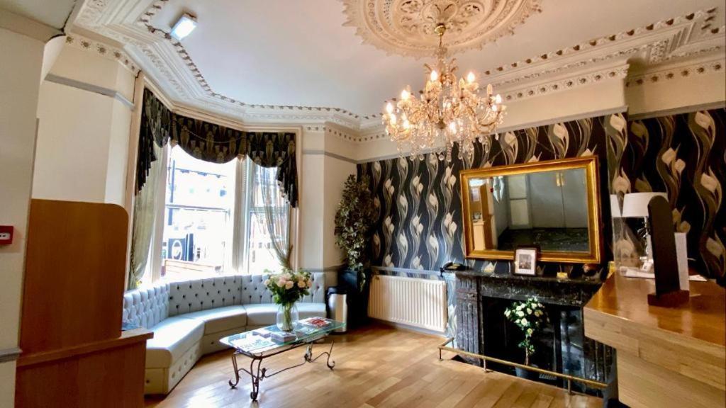 Whites Hotel Newcastle upon Tyne Bagian luar foto